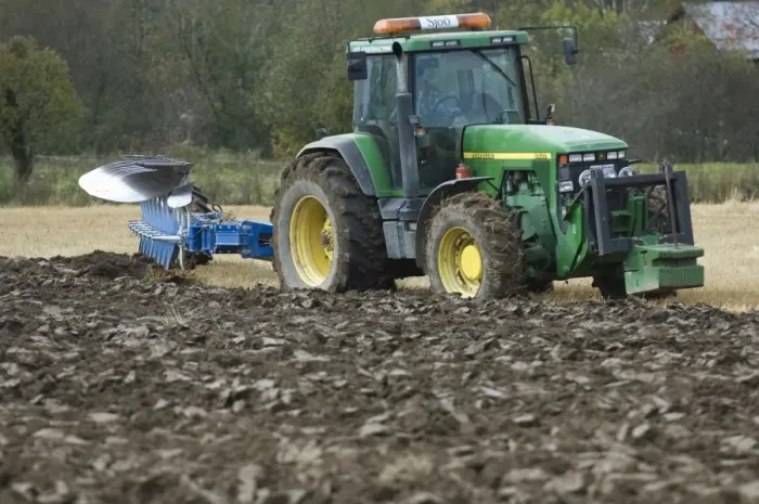 Framed Print : John Deere 8400 tractor pulling eight furrow reversible plough, ploughing stubble field, Sweden, autumn Framed Print : John Deere 8400 tractor pulling eight furrow reversible plough, ploughing stubble field, Sweden, autumn