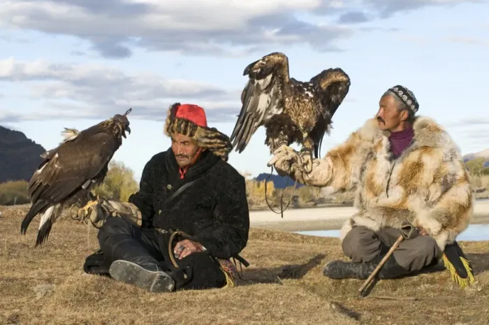 Framed Print : Kazakh hunters with Golden Eagles (Aquila chrysaetos), Altai Mountains, Bayan-Ulgii, Western Mongolia, october Framed Print : Kazakh hunters with Golden Eagles (Aquila chrysaetos), Altai Mountains, Bayan-Ulgii, Western Mongolia, october