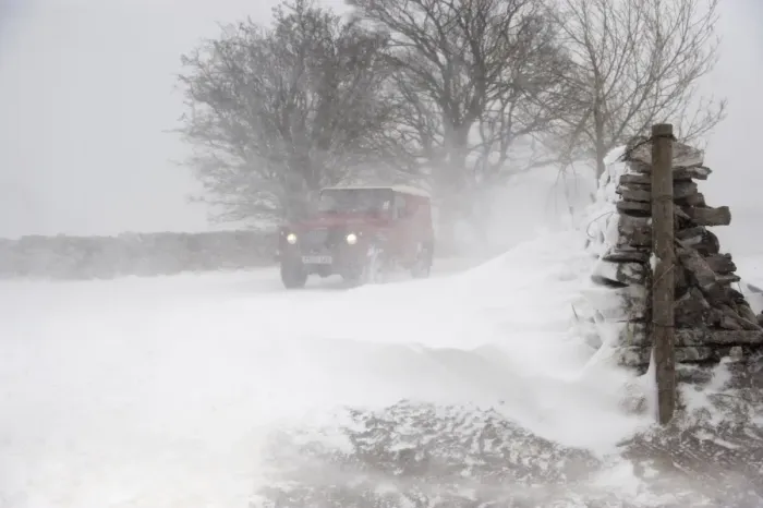 Framed Print : Land Rover travelling along rural road during severe snowstorm, A685, near Ravenstonedale, Cumbria, England, March Framed Print : Land Rover travelling along rural road during severe snowstorm, A685, near Ravenstonedale, Cumbria, England, March