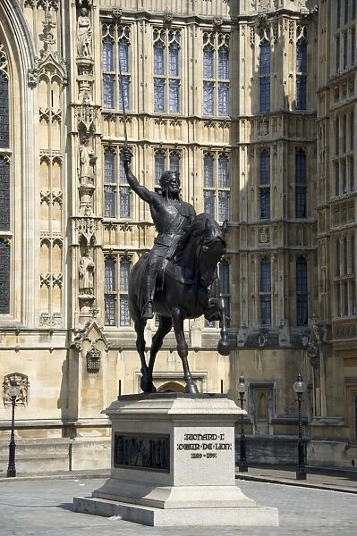 Memorial statue of Richard I Coeur de Lion (Richard the Lionheart), Palace of Westminster (Houses of Parliament)