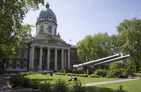 National war museum with two 15-inch naval guns, Imperial War Museum, Southwark, London, England, april