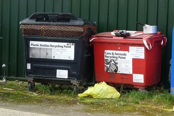 recycle wheelie bins