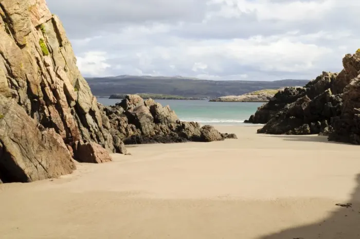 Framed Print : Rocks bordering pale beach sands, Traigh Allt Chailgeag, Ceannabeinne, Sutherland, Highlands, Scotland, August Framed Print : Rocks bordering pale beach sands, Traigh Allt Chailgeag, Ceannabeinne, Sutherland, Highlands, Scotland, August