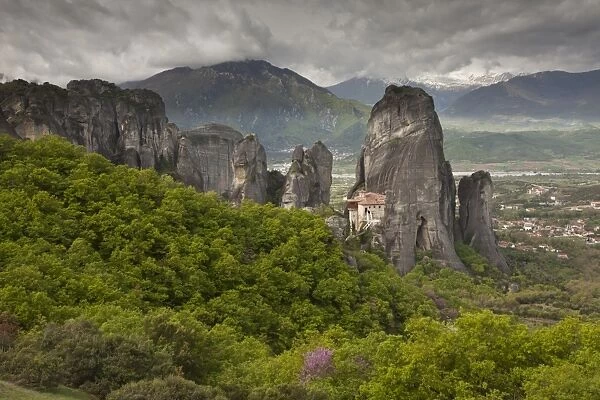 View of ancient monastery, on conglomerate pinnacles and cliffs, World Heritage Site, Roussanou Monastery, Meteora