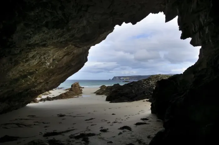 Framed Print : View of beach from inside rocky cave mouth, Traigh Allt Chailgeag, Ceannabeinne, Sutherland, Highlands, Scotland Framed Print : View of beach from inside rocky cave mouth, Traigh Allt Chailgeag, Ceannabeinne, Sutherland, Highlands, Scotland