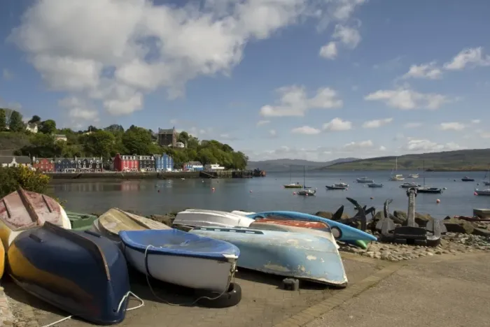 Framed Print : View of boats and anchors on waterfront of coastal town, Tobermory, Tobermory Bay, Isle of Mull, Inner Hebrides