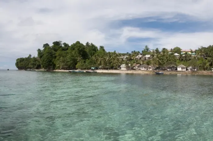 Framed Print : View of coastal settlement on tropical island, Run Island, near Bandaneira, near Ambon Island, Maluku Islands Framed Print : View of coastal settlement on tropical island, Run Island, near Bandaneira, near Ambon Island, Maluku Islands