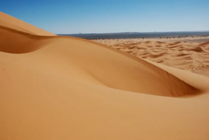 Framed Print : View of desert sand dunes, Grande Dune, Erg Chebbi, Sahara Desert, Morocco, February Framed Print : View of desert sand dunes, Grande Dune, Erg Chebbi, Sahara Desert, Morocco, February