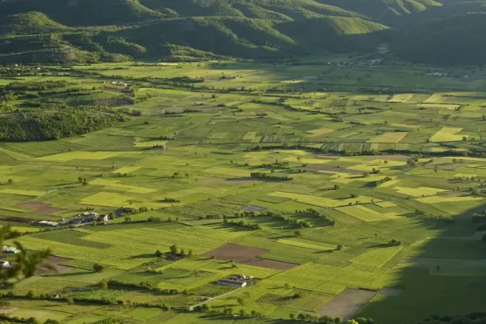 Framed Print : View of field patterns in mountain valley, in evening sunlight, Valle di Frascaro, near Norcia, Apennines, Italy, May Framed Print : View of field patterns in mountain valley, in evening sunlight, Valle di Frascaro, near Norcia, Apennines, Italy, May