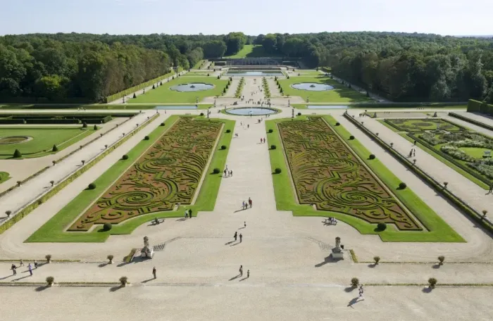Framed Print : View of formal garden with parterre and ornamental ponds, Chateau de Vaux-le-Vicomte, Maincy, Seine-et-Marne, France Framed Print : View of formal garden with parterre and ornamental ponds, Chateau de Vaux-le-Vicomte, Maincy, Seine-et-Marne, France