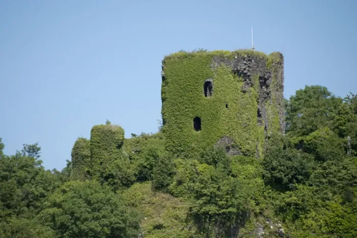 Framed Print : View of ivy covered castle ruins on hill in coastal bay, Dunollie Castle, near Oban, Firth of Lorn, Argyll and Bute Framed Print : View of ivy covered castle ruins on hill in coastal bay, Dunollie Castle, near Oban, Firth of Lorn, Argyll and Bute