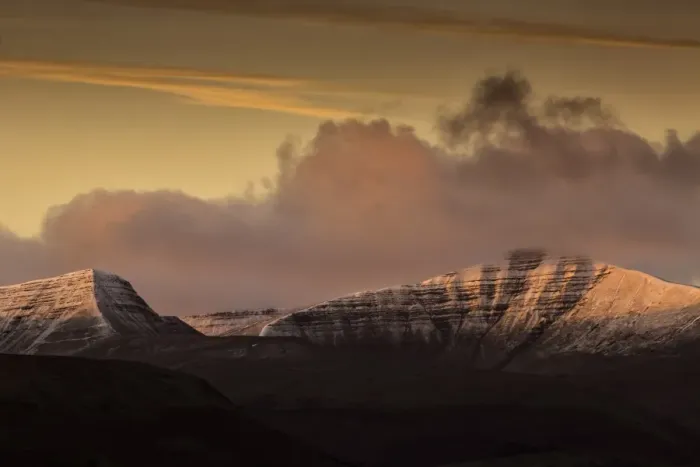 Framed Print : View of snow covered hills at sunrise, Penyfan and Corn Du, Brecon Beacons N. P. Merthyr Tydfil, Wales, December