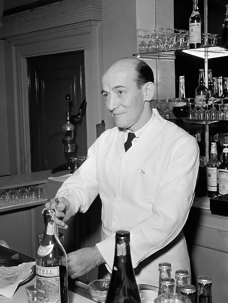 NYC: CHARLIEs TAVERN, c1947. Bartender Joe Helbock at Charlies Tavern in New York City