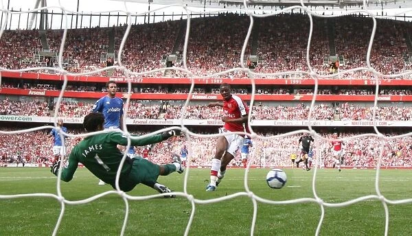 Abou Diaby Scores the Second Goal: Arsenal 4-1 Portsmouth, Barclays Premier League