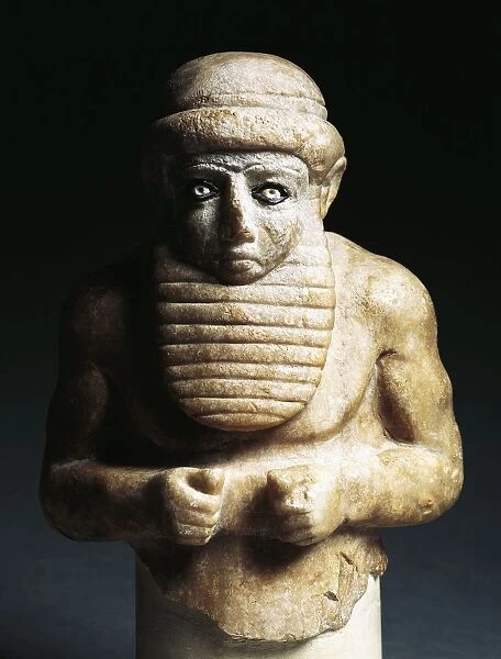 Grey alabaster male bust, From Uruk, Iraq, Sumerian civilization