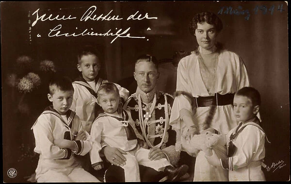 Ak Crown Prince William with Crown Princess Cecilie and Sons, NPG, Welfare (b  /  w photo)