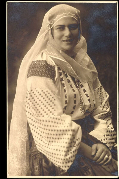 Ak Princess Ileana, Nobility Romania, folk costume (b  /  w photo)