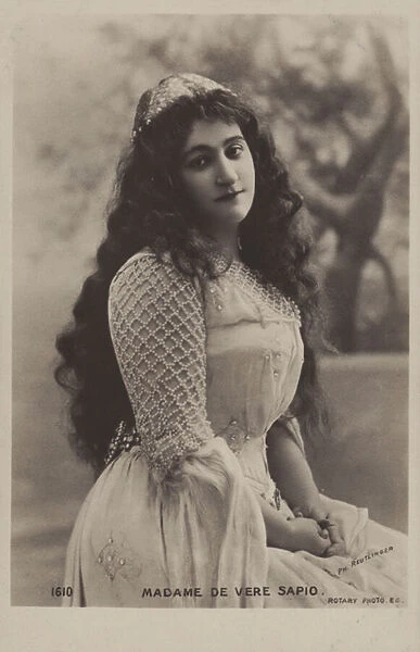 Clementine de Vere Sapio, French-American operatic soprano. (b  /  w photo)
