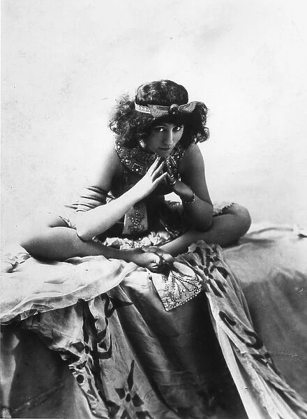 Colette (1873-1954) acting in Reve d Egyptienne, 1907 (b  /  w photo)