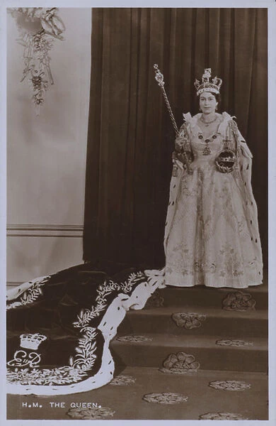 HM The Queen (b  /  w photo)