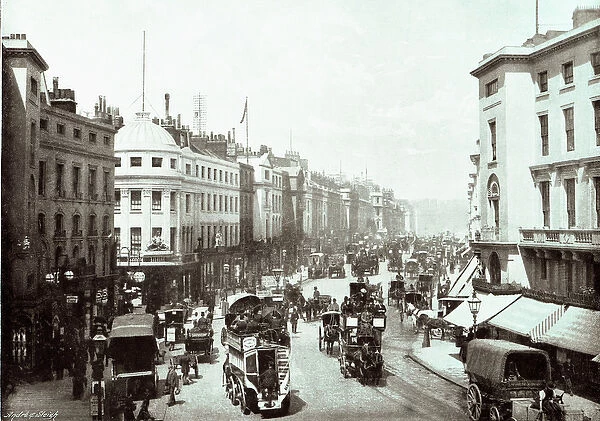 Regent Street, London c. 1900 (b  /  w photo)