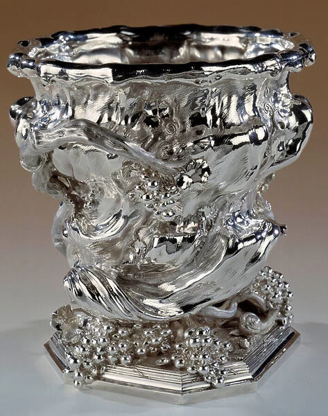 Rocaille style silver bottle bucket (1727 - 1728) by Thomas Germain (1673-1748), 1727