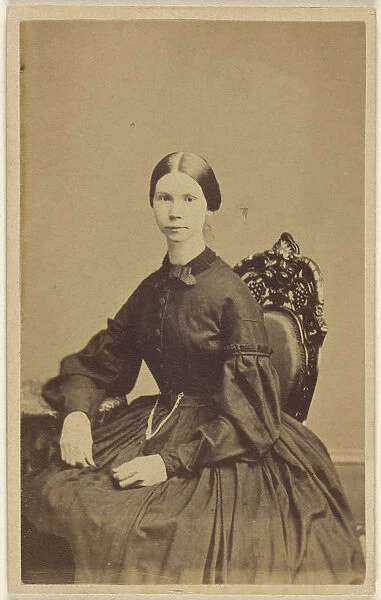 woman seated 1861-1865 Albumen silver print