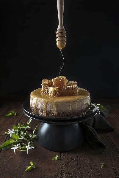 Baklava cheesecake and honey comb