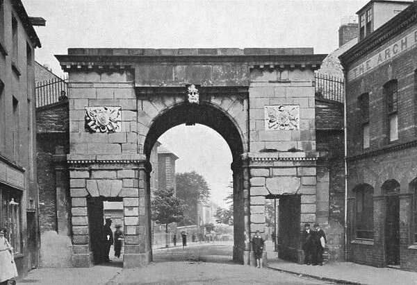 Bishops Gate, Londonderry, 1924-1926. Artist: WA Green