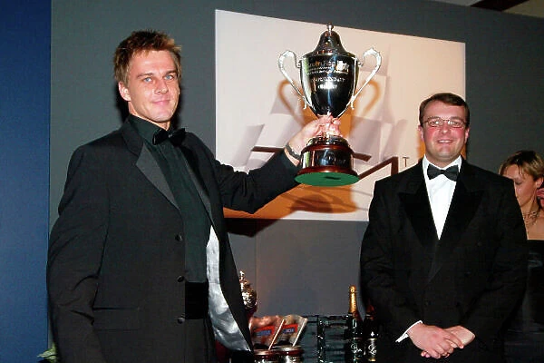 2003 TOCA Awards Hilton Hotel, Blackpool. 18th January 2003. Dan Eaves, receives an ward. World Copyright: Jakob Ebrey / LAT Photographic ref: Digital Iamge Only