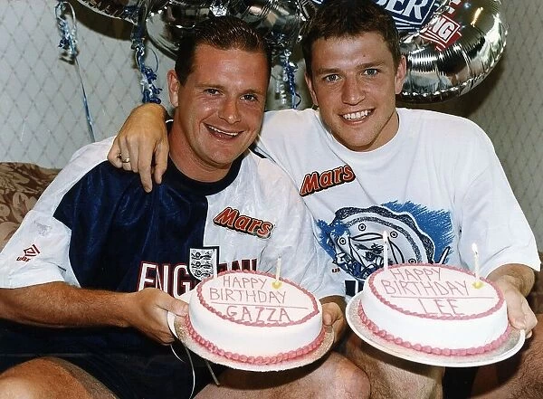 Footballers Lee Sharpe and Paul Gascoigne with their birthday Cakes as they celebrated