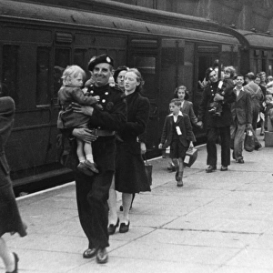 NFS personnel helping evacuees, St Pancras, WW2