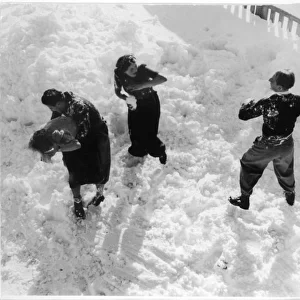 Snow Fight 1940S