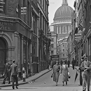 Street scene near St Pauls Cathedral, London