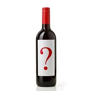Bottle of red wine F007 / 0377