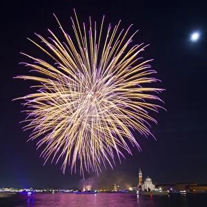 Fireworks over Venice C016 / 5808