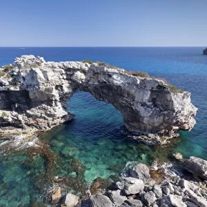 Archway of Es Pontas, Cala Santany, Santanyi, Majorca (Mallorca), Balearic Islands (Islas Baleares), Spain, Mediterranean, Europe