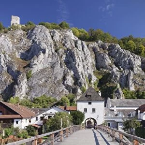 Bridge and bridge tower, Randeck Castle, Essing, nature park, Altmuehltal Valley