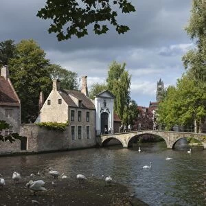 Bridge and Gateway to Begijnhof, Bruges, UNESCO World Heritage Site, Belgium, Europe