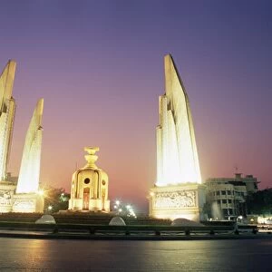 Democracy Monument at night