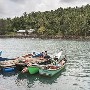 Fishermen on Pulau Weh Island, Aceh Province, Sumatra, Indonesia, Southeast Asia, Asia