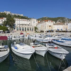 Hvar Harbour, Hvar Island, Dalmatia, Croatia, Europe