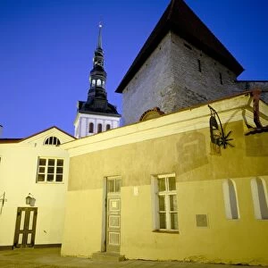Old Town at dusk, UNESCO World Heritage Site, Tallinn, Estonia, Baltic States, Europe