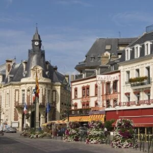 Promenade at Trouville, Cote Fleurie, Basse Normandie, France, Europe