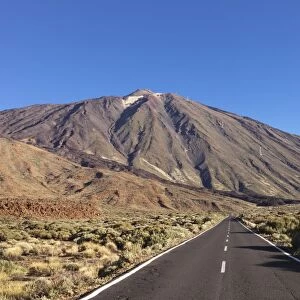 Road through Caldera de las Canadas, Pico del Teide, National Park Teide, UNESCO
