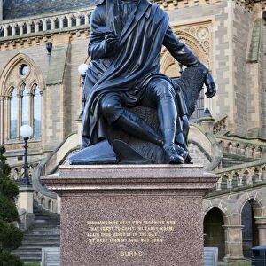 Robert Burns Statue, Albert Square, Dundee, Scotland