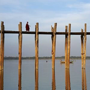 Taung Thama Lake and U Bein bridge at Amarapura, Mandalay Province, Myanmar (Burma), Asia