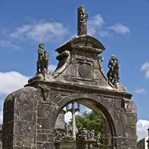 Triumphal Arch dating from between 1581 and 1588, Guimiliau parish enclosure, Finistere, Brittany, France, Europe
