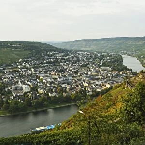 View of Landshut Castle ruins, Bernkastel-Kues and Moselle River (Mosel), Rhineland-Palatinate, Germany, Europe