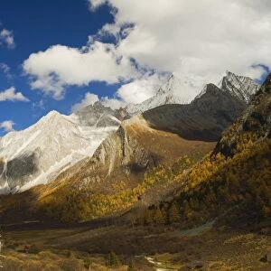 Xiaruoduojio mountain, Yading Nature Reserve, Sichuan Province, China, Asia